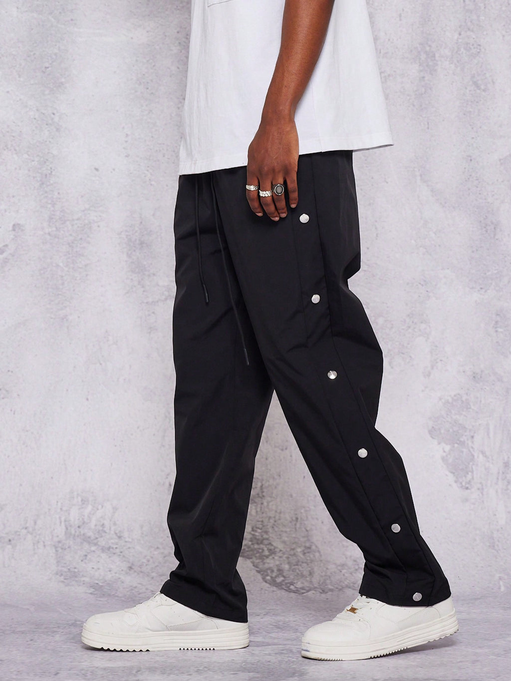 SUMWON Straight Leg Nylon Jogger