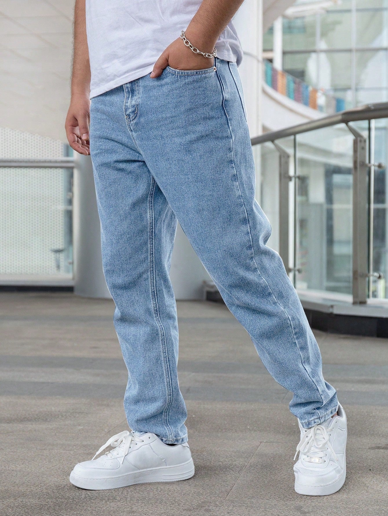 Men's Casual Washed Tapered Jeans With Pockets